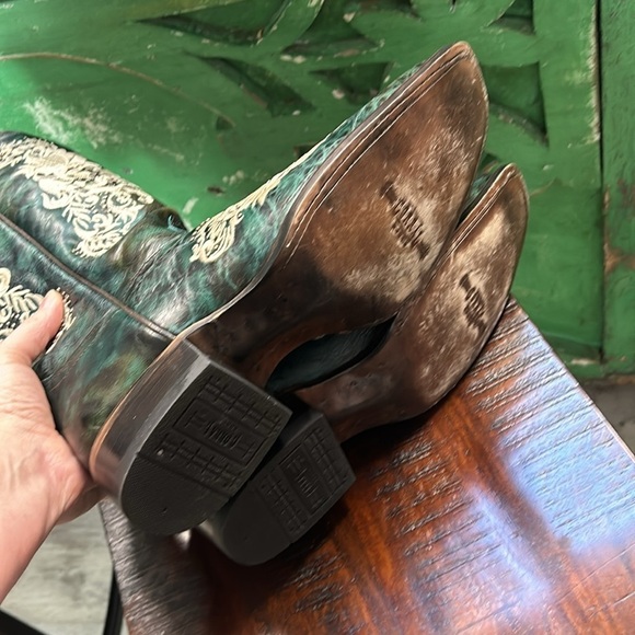 CORRAL Dark Green square toe boots with lace and studs.Size 9.5 - Picture 6 of 7